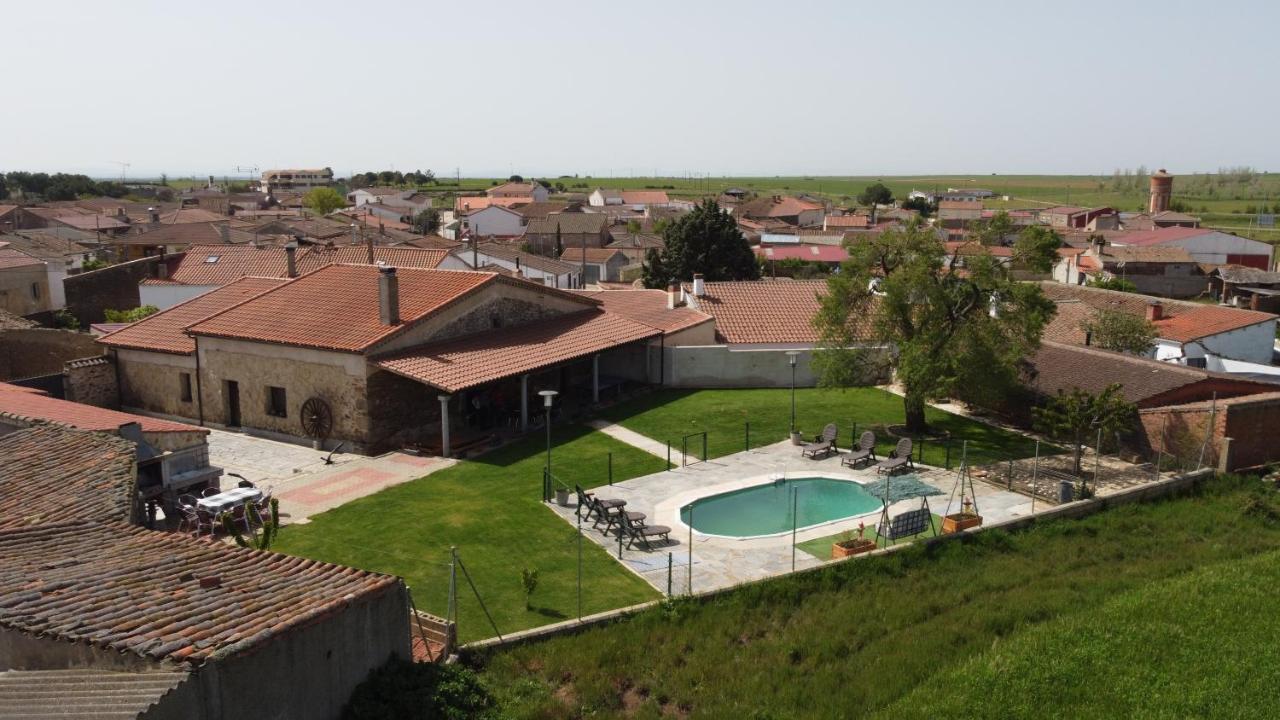 El Almendro Del Cura Villa Villarmayor  Exterior photo